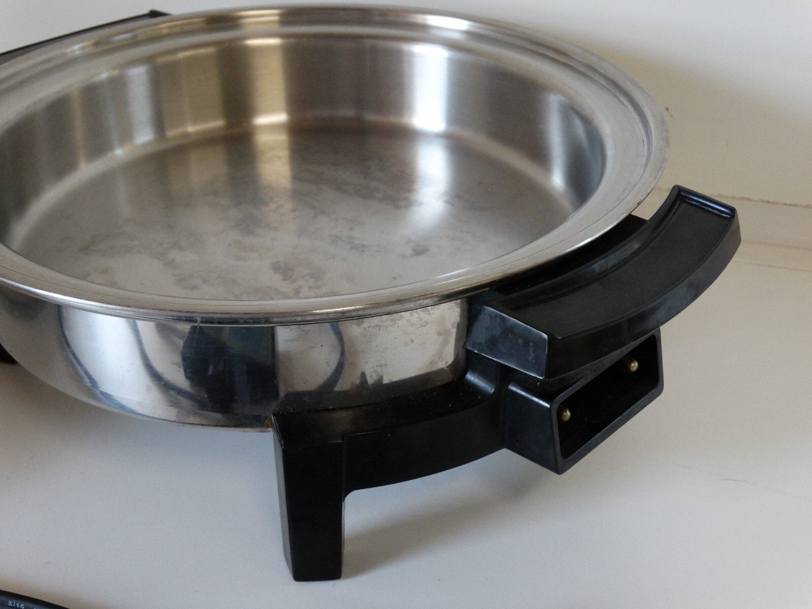 11" Lifetime Electric skillet 900 watts. High Domed 3.5 in lid Stainless eBay