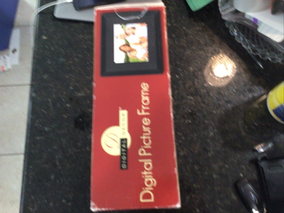 Digital Decor Digit 8" Photo Frame Black Frame DPF8512 NEW in BOX  512MB Memory - Image 4 of 4