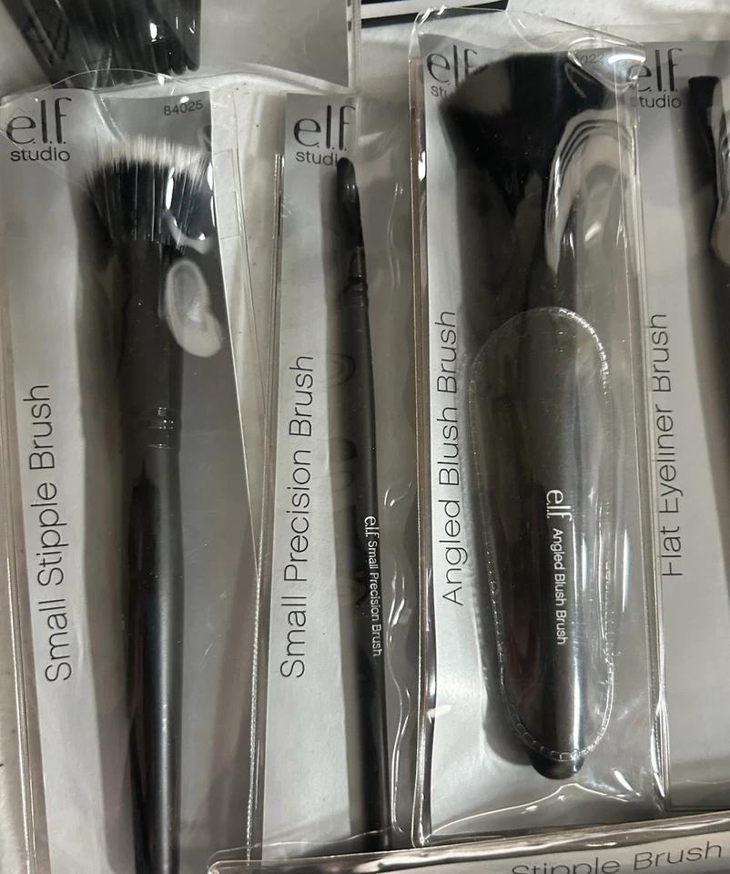 LOT 16 ELF Cosmetic Items: Lashes/Eye & Face Brushes/Liner - Image 3 of 4