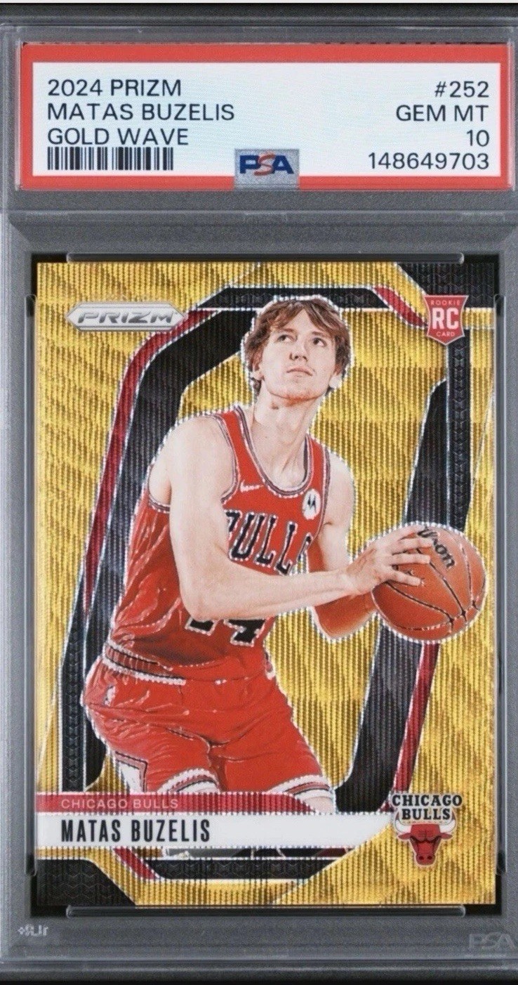 Matas Buzelis Gold Wave /10 PSA 10 Panini Prizm 24-25 Rookie Chicago Bulls POP 1