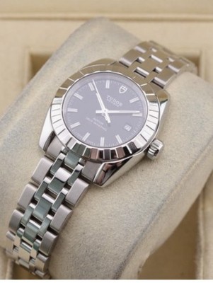 TUDOR Classic Ladies 22010. SS Auto . Fully Serviced .Accurate. Blk dial . 28mm