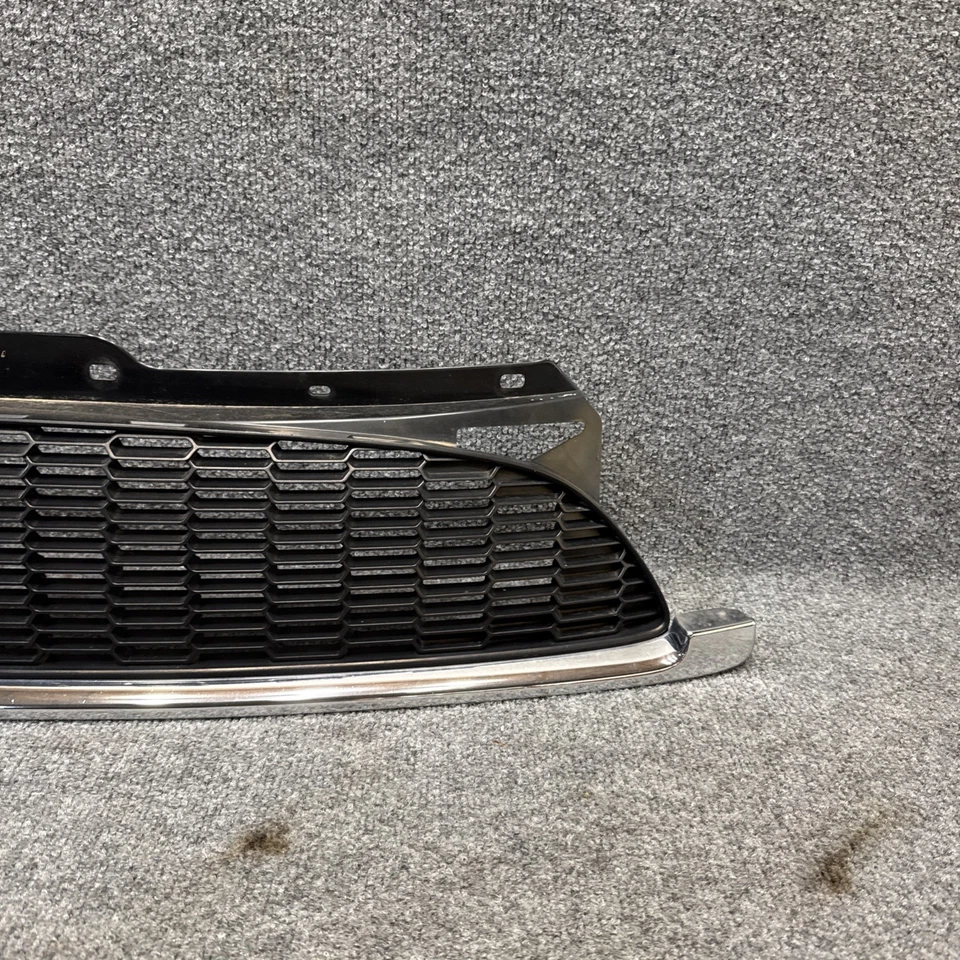 2007-2008-2009-2010 MINI COOPER FRONT BUMPER CENTER GRILLE 7209903 GENUINE - Image 4 of 4