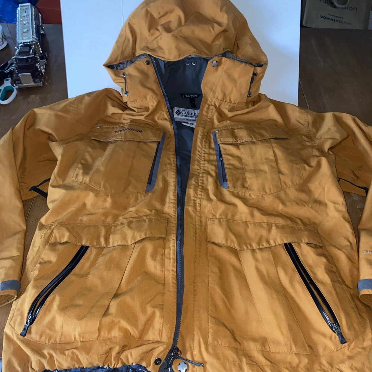 Columbia Titanium Omni-Tech Jacket Men's Size XL Gold Heavy Duty