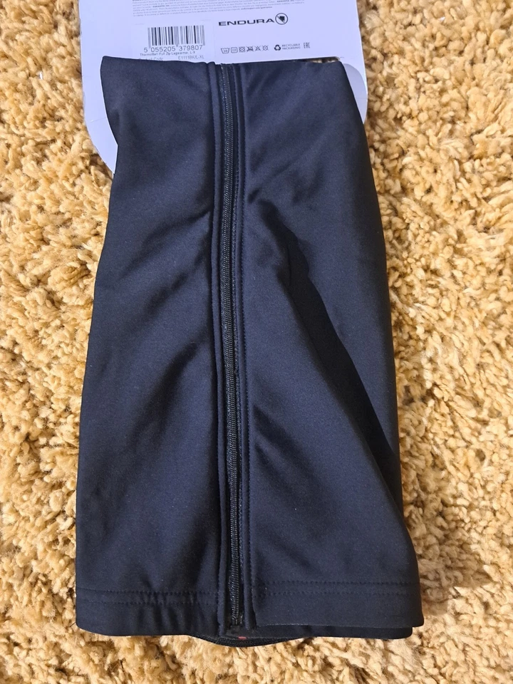 Endura Thermolite Leg Warmers Black Full Zip - Size S-M  -  NEW WITH TAGS  - Image 2 of 3