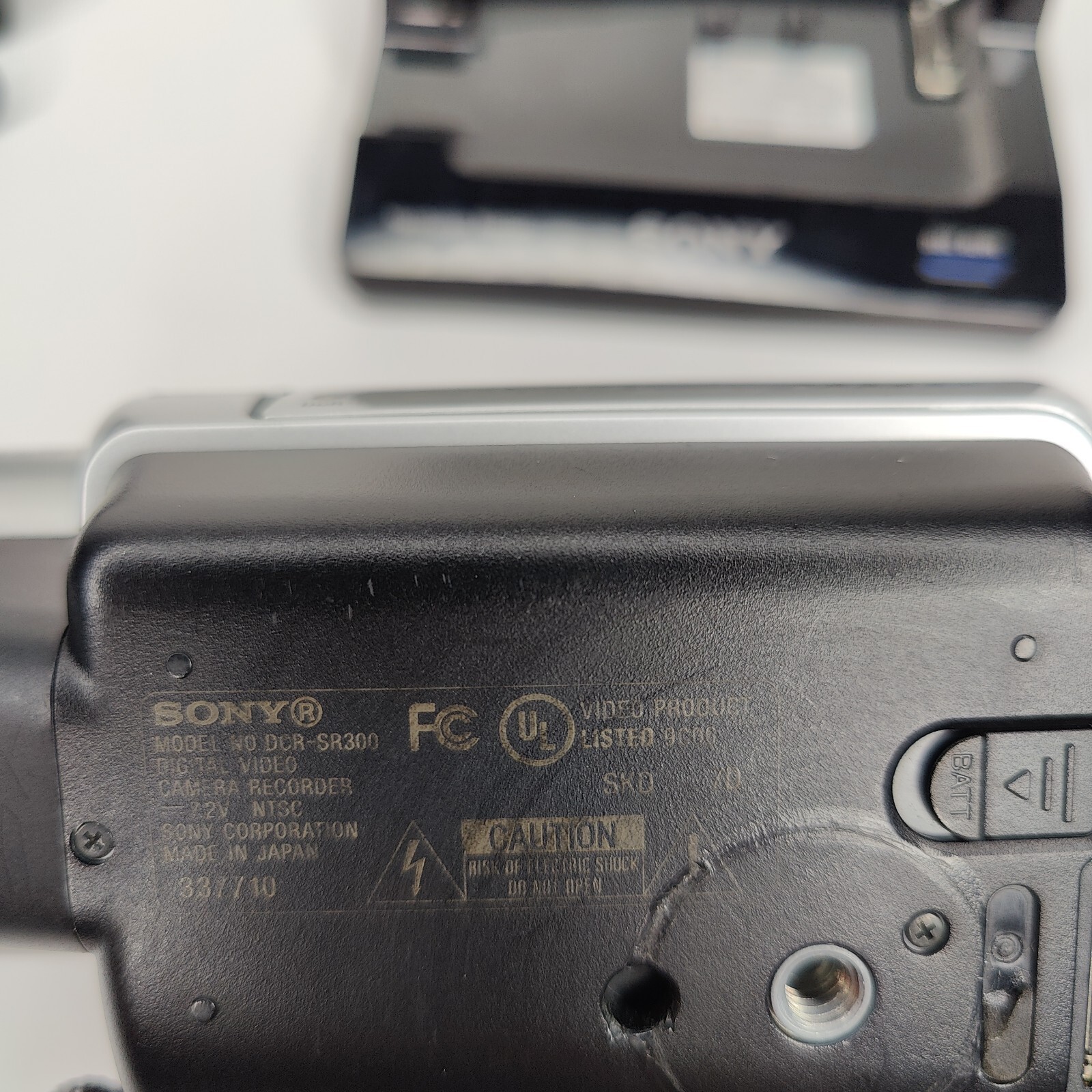 Sony DCR-SR300 Handycam Digital Video Camera Silver Dock, 1x Battery & Charger