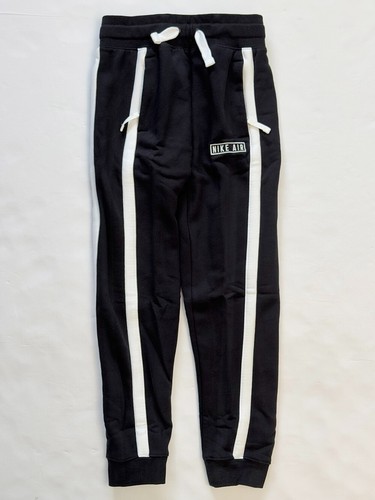 Nike Sportswear Air Older Kids' Boy's Fleece Sweatpants, BV3598, Black, Large - Picture 2 of 6