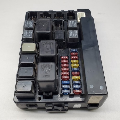 03 04 INFINITI G35 Fuse Box Fuses Relays Under-Hood 284B7AL505 2003 2004 - Picture 2 of 11