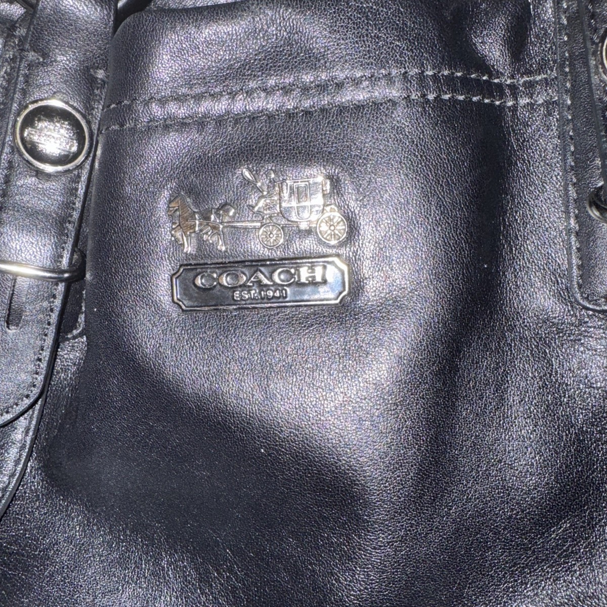 Coach D1073-15409 Black Leather Handbag 13 Inch Wide for sale