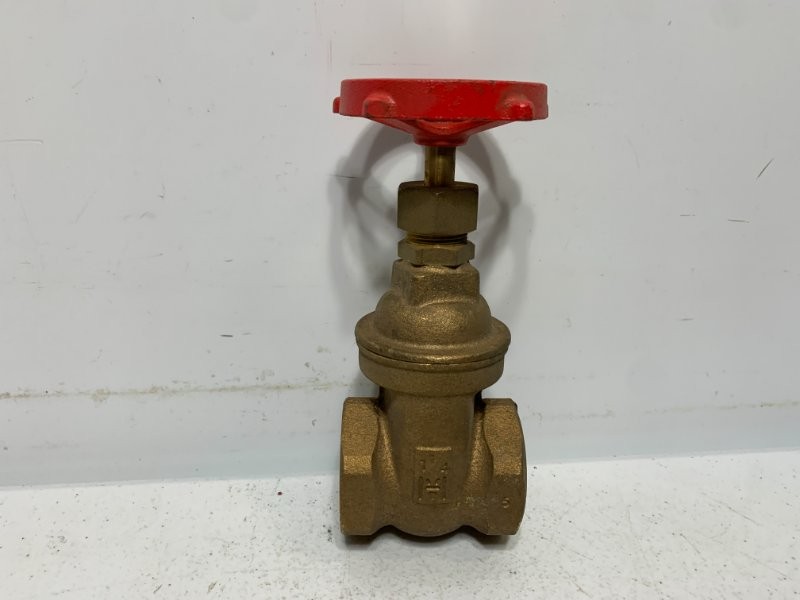 Milwaukee Valve 105 1-1/4" Gate Valve 125 SWP 200 WOG Threaded Ends
