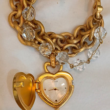 GUESS Heart Women's Quartz Analog White Dial Gold Tone Bracelet Clear Beads