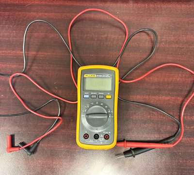 Fluke 81438 True RMS 4000 Count Digital Multimeter CAT III 300V