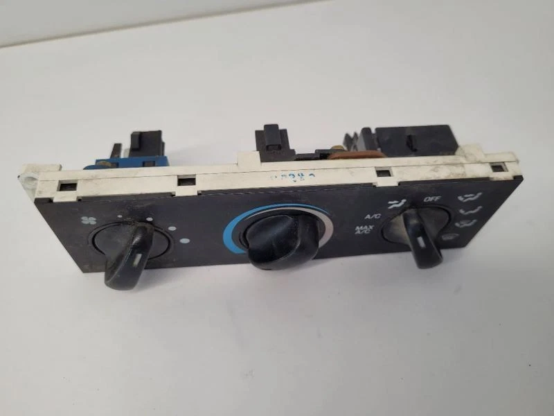Ford Explorer 1998 99 00 2001 control de temperatura F87Z19980AA Foto 2 de 4