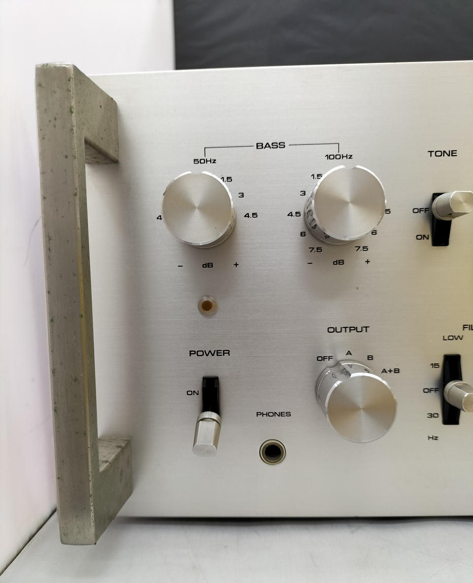 Pioneer C-77 Stereo Pre Amplifier Audio 100V 50Hz/60Hz Vintage