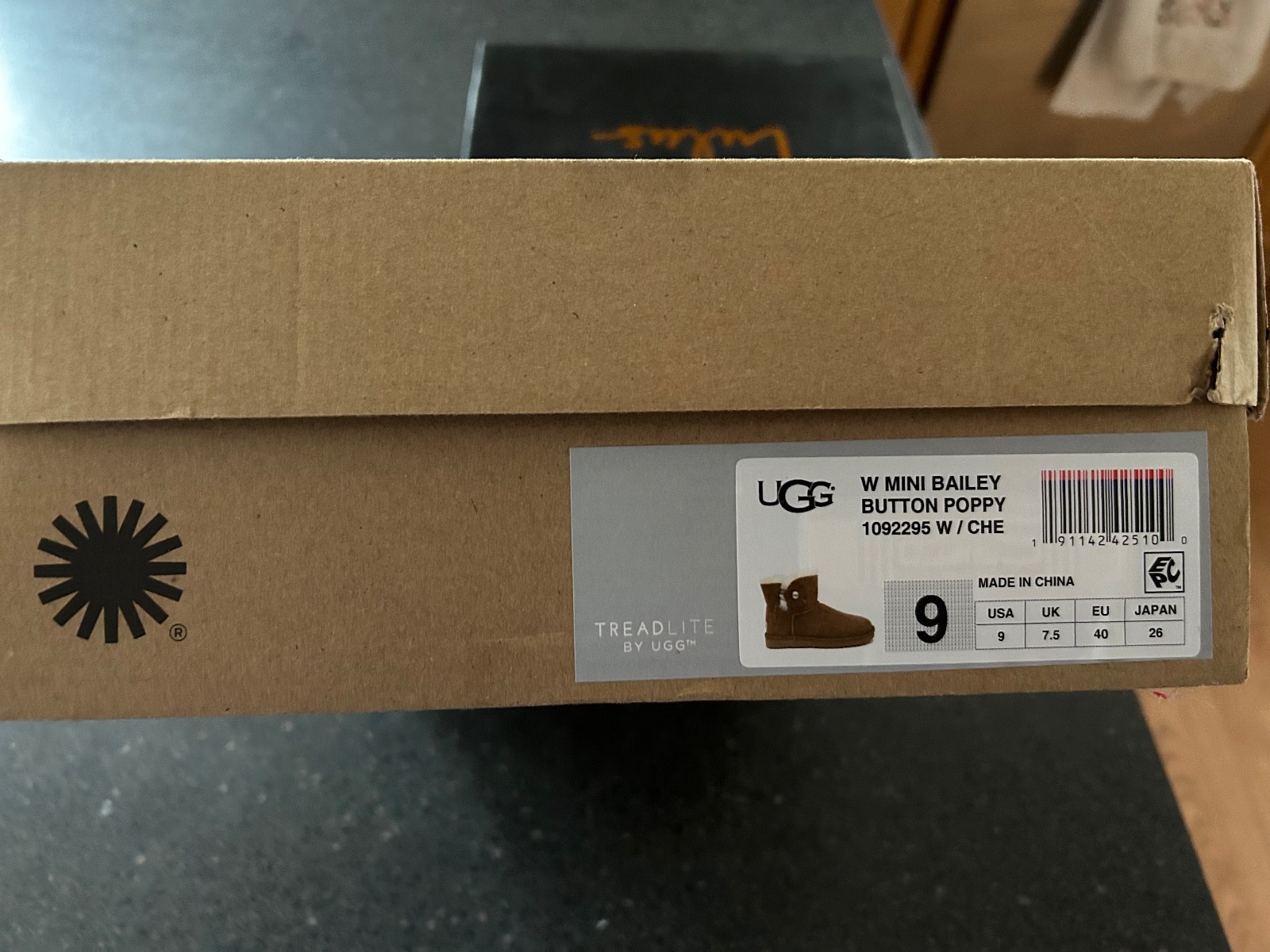 UGG MINI BAILEY BUTTON BOOTS CHESTNUT SIZE US 9 E… - image 3