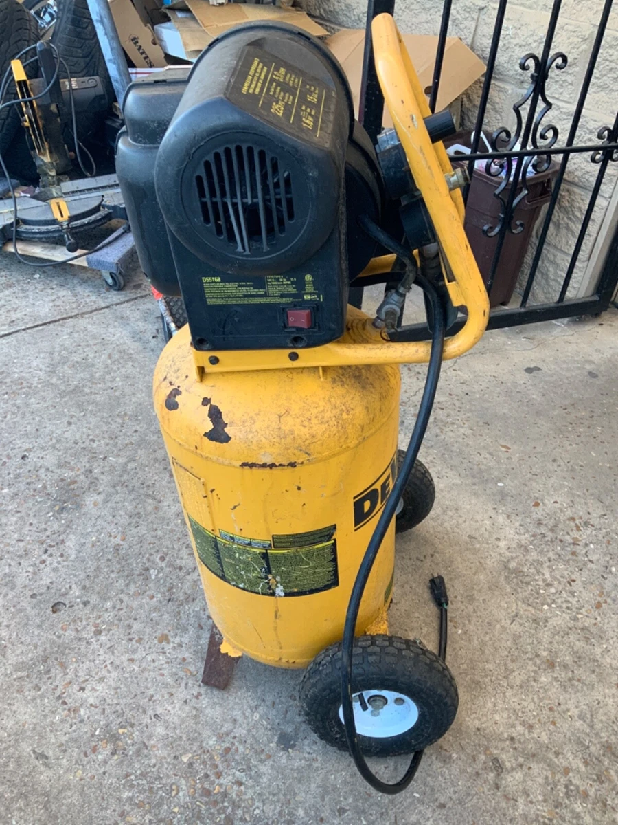 DEWALT D55168 15 Gallon 120V Electric Wheel Portable Shop