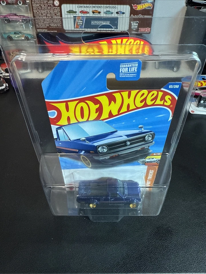 Camión Datsun Sunny 1975 Super Treasure Hunt 2025 Hot Wheels sellado de fábrica azul Foto 2 de 4