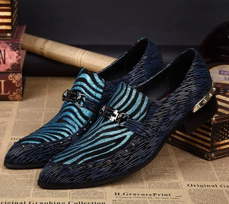 Mocasines de vestir de cuero con punta puntiaguda británicos para hombre planos sin cordones banquete brogue Oxford Foto 2 de 4