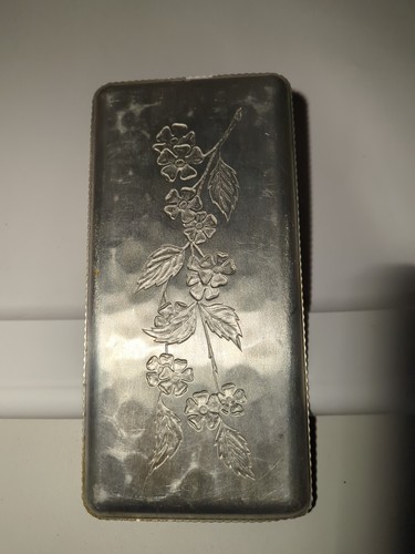 Vintage hammered aluminum serving tray floral design - Picture 2 of 4