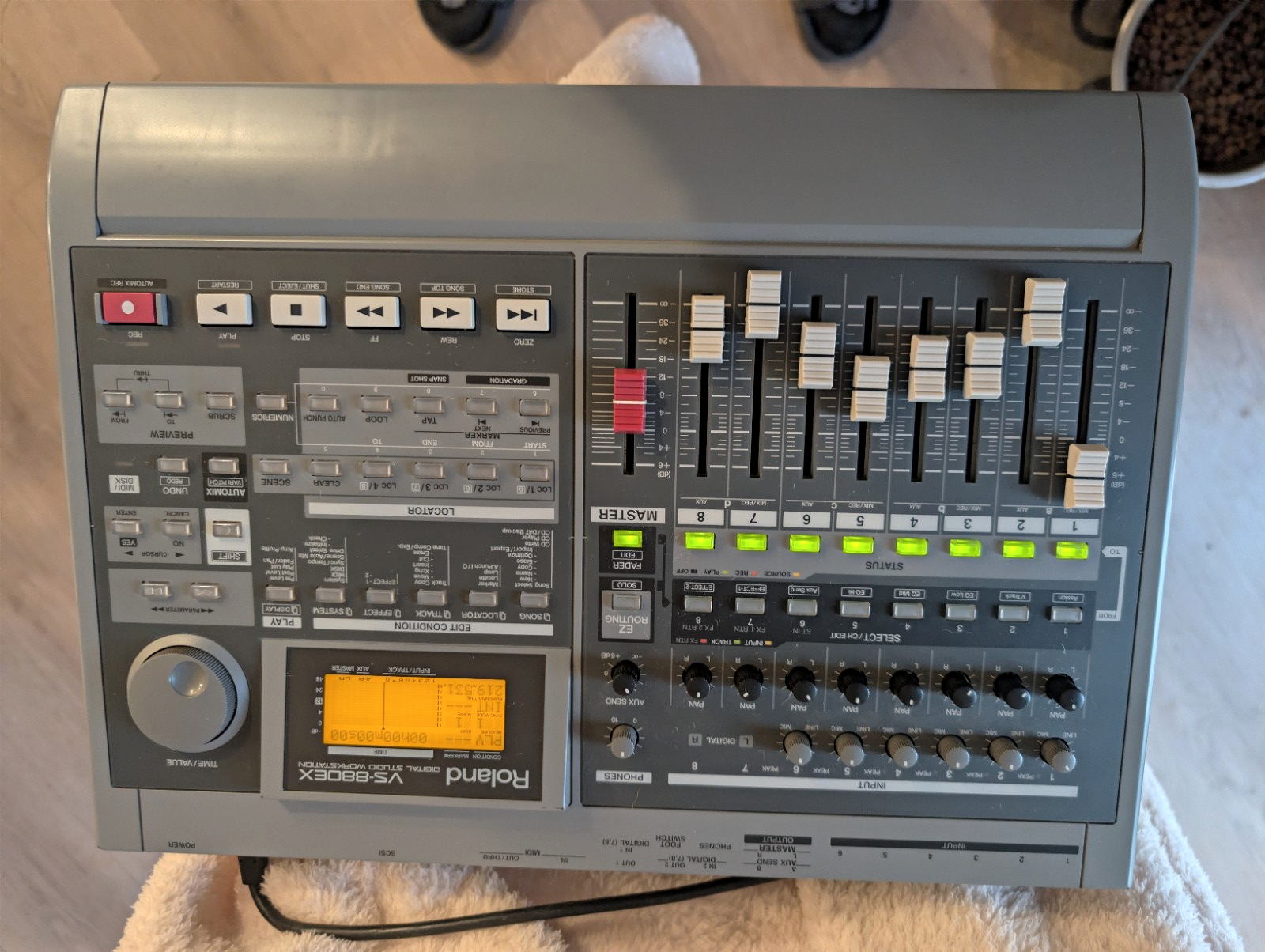 Roland VS-880EX 8-Track Digital Recorder Console/Tabletop RCA MIDI 4 Mic In