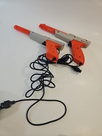 Set Of 2 Nintendo NES Zapper Guns NES Orange 1985 OEM Light Gun Duck READ InFo