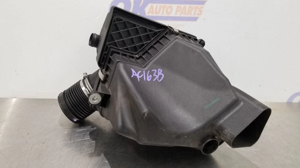 07 BMW M6 E63 5.0L AIR CLEANER AIR BOX RIGHT PASSENGER 13717839023 - Image 4 of 4