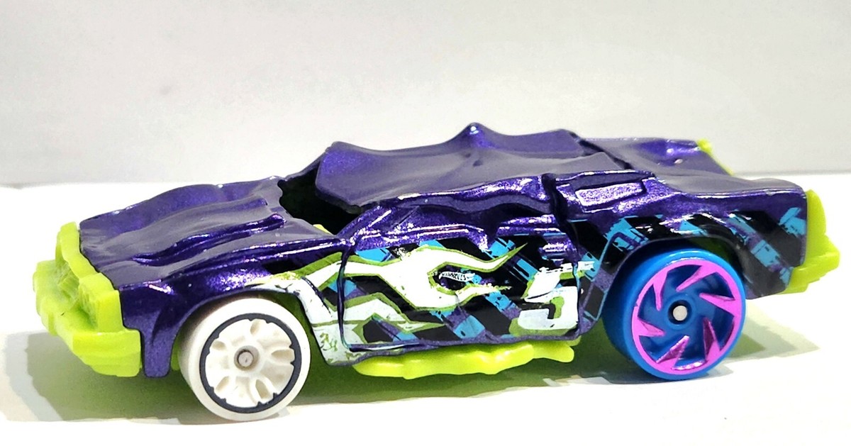 ホットウィール ★SPEED BUMP★ デモリションカー 4台セット ホットウィール ☆SPEED BUMP☆ デモリションカー 4台セット