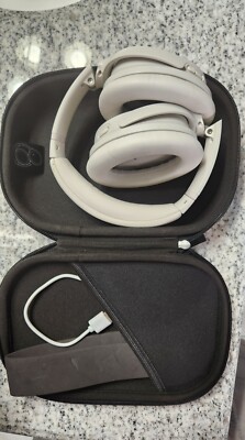Bose QuietComfort 45 Bluetooth Wireless Over-Ear Headphones -beige