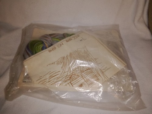 Vintage 1980 Cross Stitch Kit Riverboat New Old Stock American Flag Flowers - Picture 5 of 6