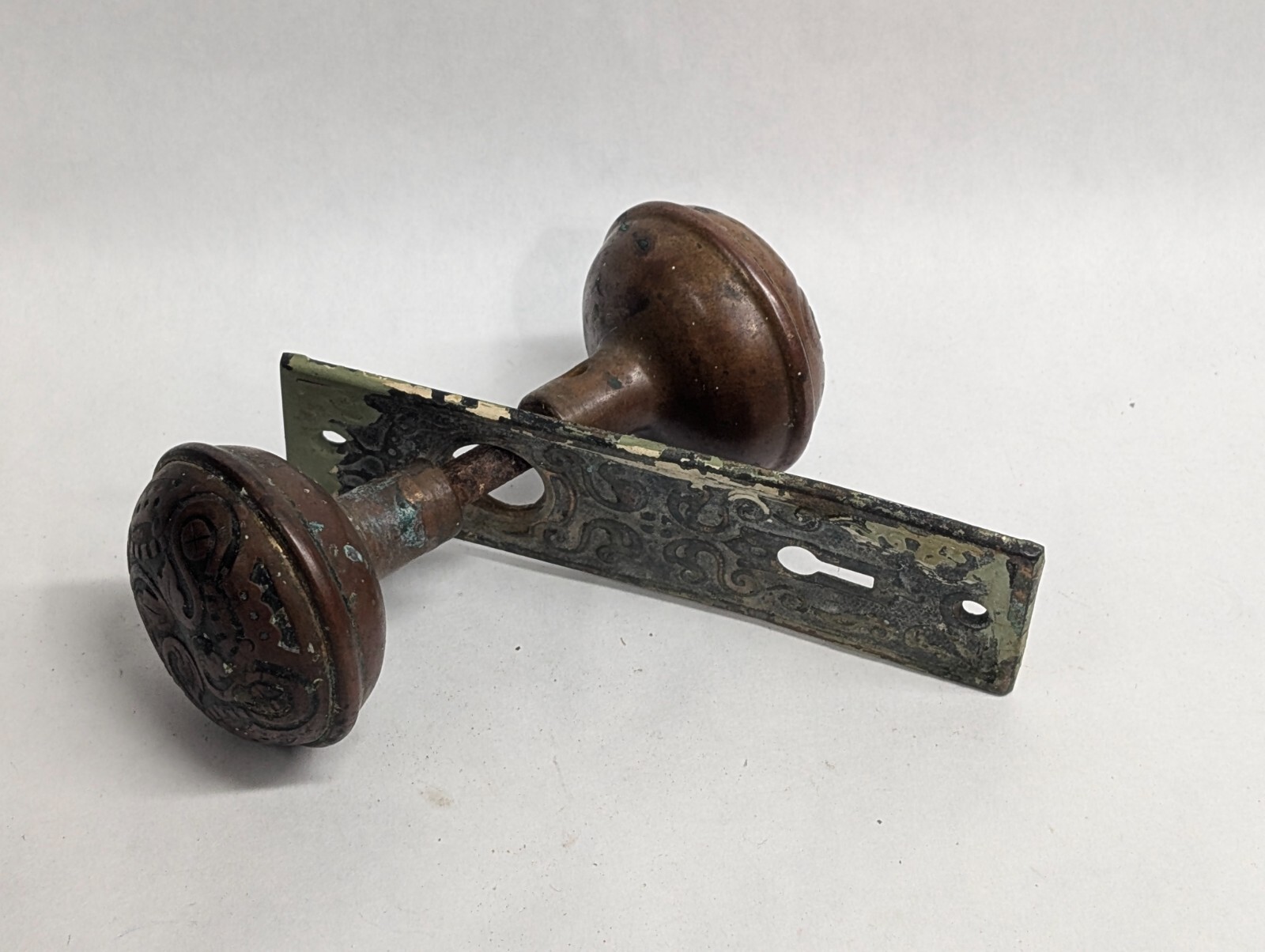 Pair of Antique Victorian Brass Bronze Ornate Doorknobs & Single Lock Plate