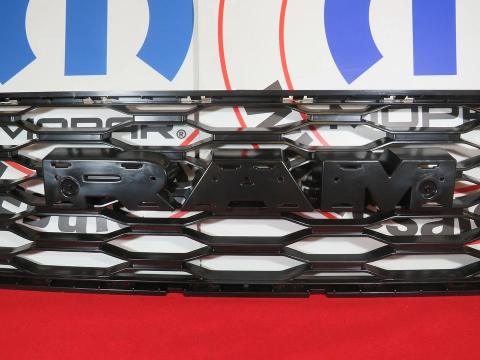 RAM PROMASTER 2019-2022 parrilla delantera cromada envolvente nueva OEM MOPAR Foto 2 de 4