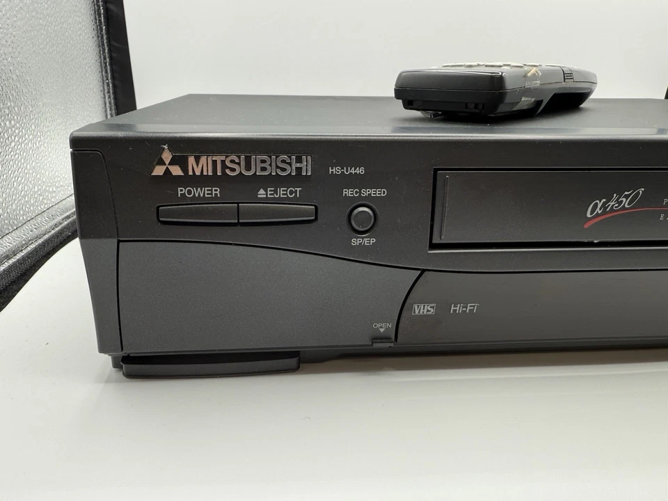 Reproductor grabador VCR VHS Mitsubishi HS-u446 con control remoto y cables probado y funcionando Foto 2 de 4
