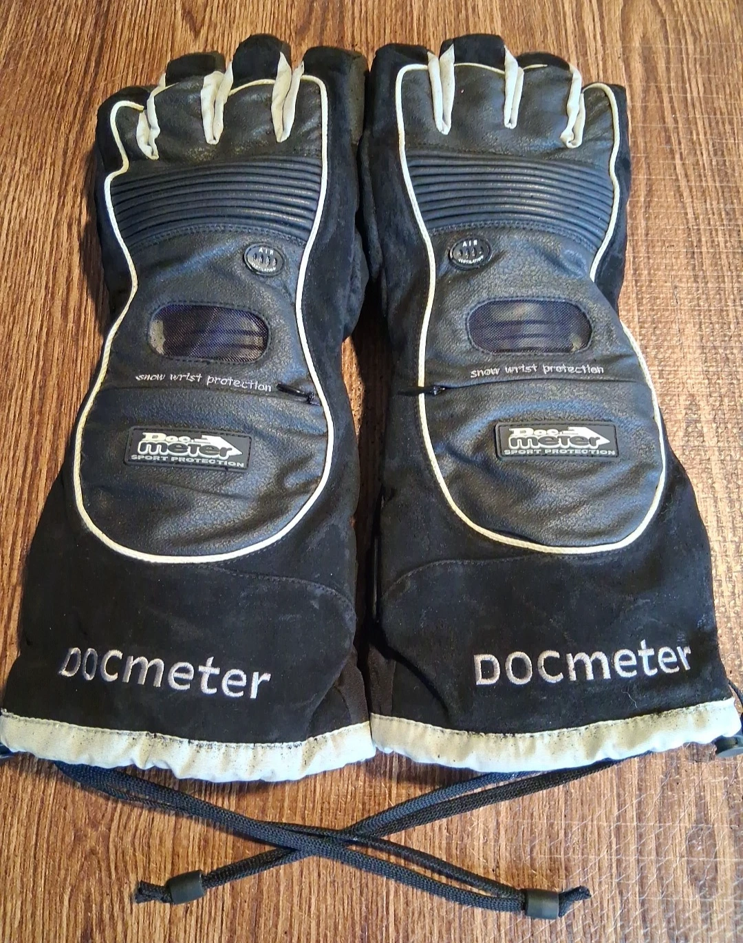 Docmeter Snowboard Gloves W/ Snow Wrist Protection Black Size L 15" Long