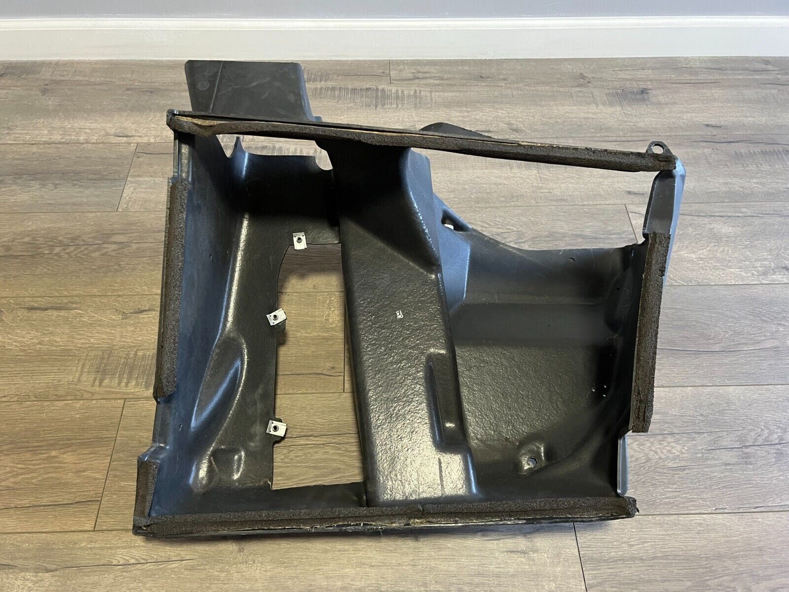 FERRARI 458 ITALIA FRONT RIGHT RH UPPER RADIATOR DUCT LOWER SECTION OEM 82910800