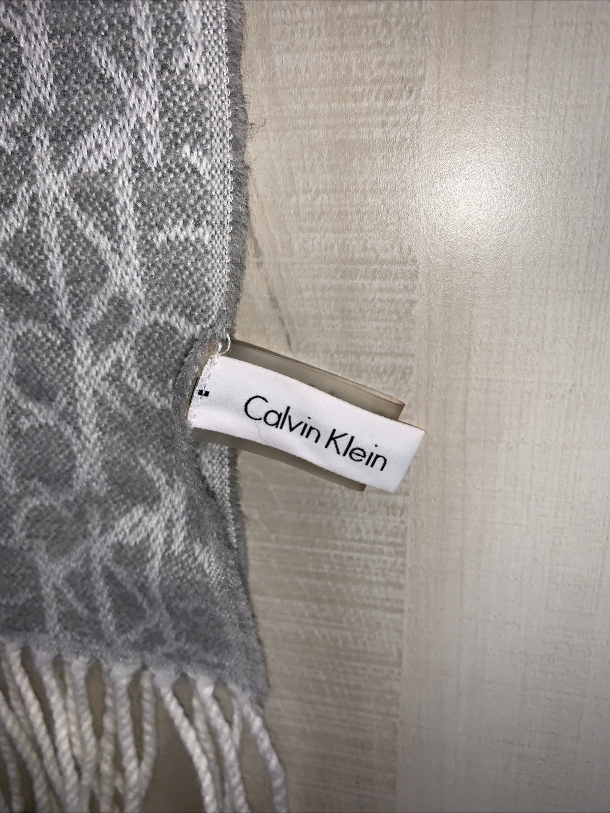 Calvin Klein Gray White Knit Rectangular Fringed … - image 3