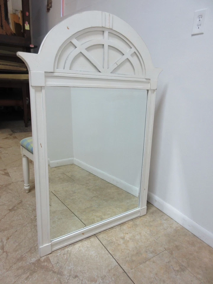 Espejo de pared Drexel Studios Paint Distressed Island Pointe Foto 4 de 4