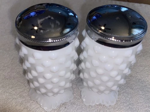 Vintage Fenton Hobnail White Milk Glass Flower Petal Foot Salt & Pepper Shakers