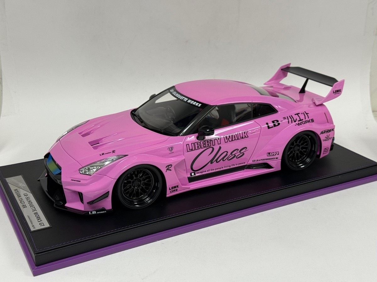 1/12 scale IVY model of the Nissan R35 GT-RR Pink Liberty walk