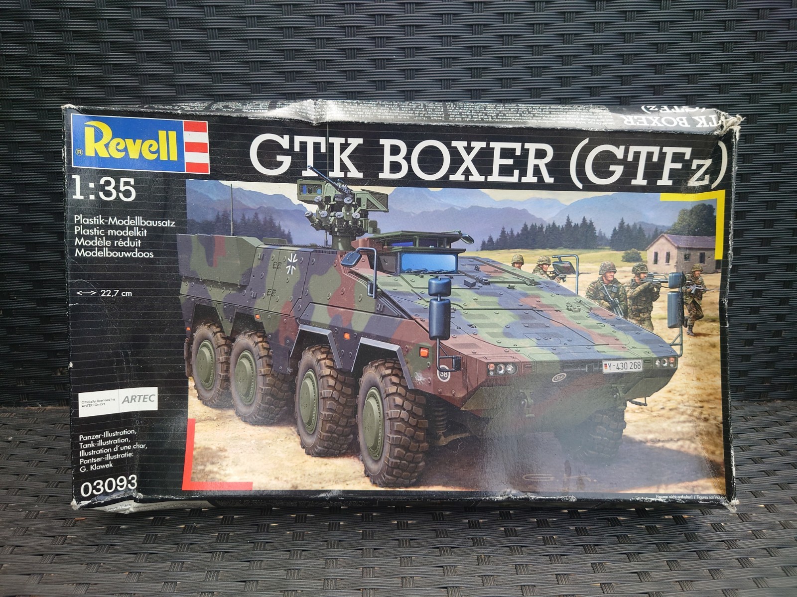 Revell 03343 GTK Boxer GTFz 1:35 Scale Model Kit