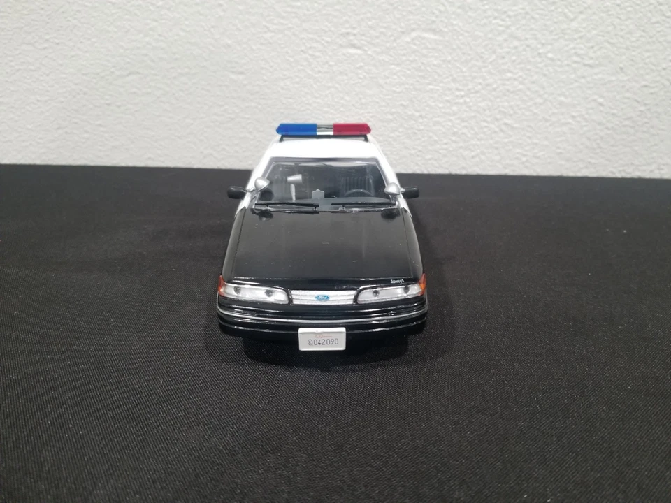 CODE 3 LOS ANGELES COUNTY SHERIFF CRUISER 1:24 SCALE DIECAST POLICE CAR AS-IS  - Image 3 of 4