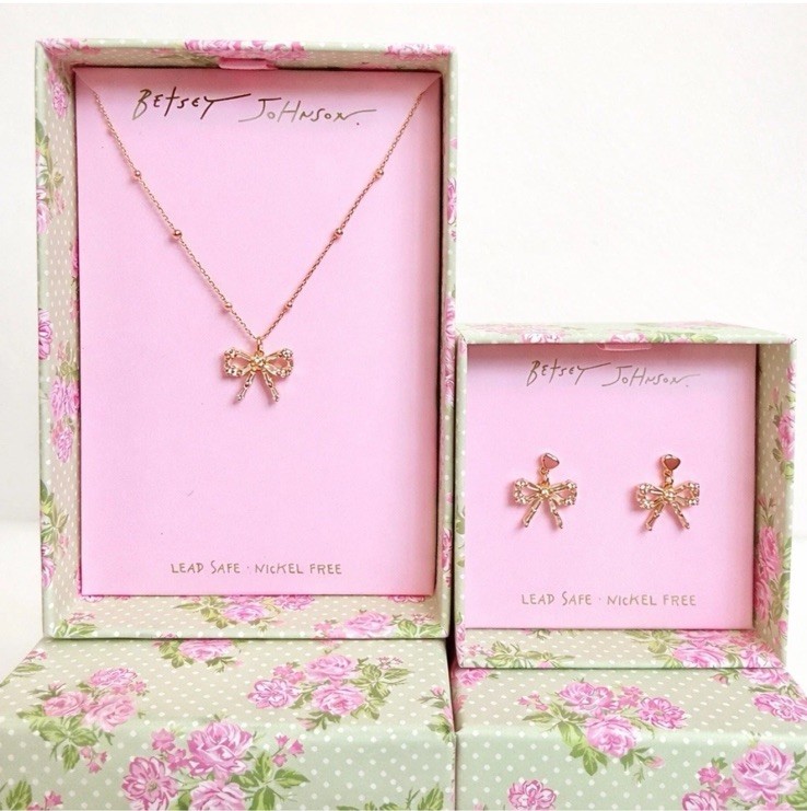 🎀NIB Betsey Johnson Dainty Crystal Baguette Bow Necklace w/ Matching Earrings