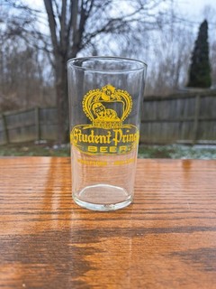 STUDENT PRINCE BEER WHOLESOME HEALTHFUL BEER GLASS (COVINGTON KENTUCKY) RARE