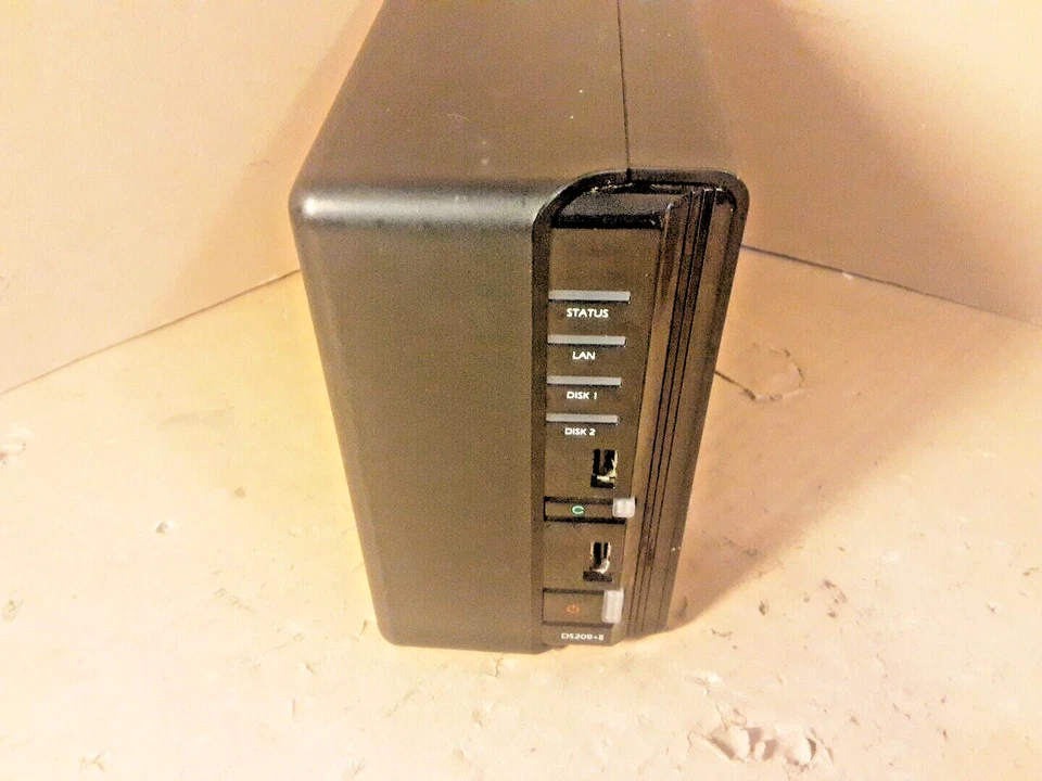 Synology DS209+II 512MB 1.06GHz 2X Bay 3X USB 2.0 Missing PSU - Image 4 of 4