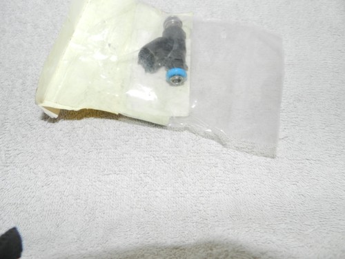 GM Multi-Port Fuel Injector Assembly 96487553 - Picture 3 of 6