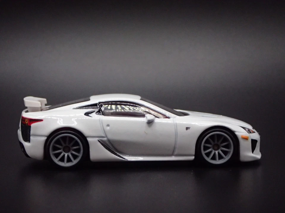 Supercar Lexus LFA 2010-2012 escala 1/64 diorama coleccionable modelo coche fundido a presión Foto 3 de 4
