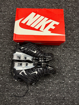 Nike Shox TL Herren Sneaker Schwarz/Silber atmungsaktiv Mesh AV3595-002 EU40