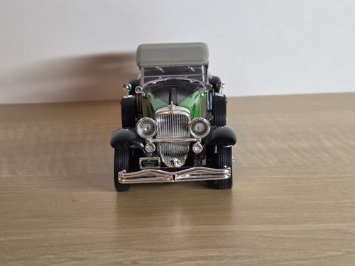 Signature Models: 1934 #32110 Duesenberg Black/Green Diecast Car - Picture 6 of 10