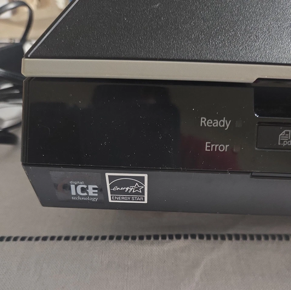 Escáner fotográfico color Epson Perfection V550 - PROBADO CON adaptador de corriente Foto 3 de 4