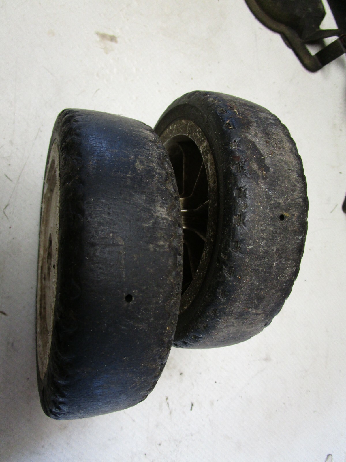 Toro 20023 Briggs Stratton 12H802 front wheel pair | eBay