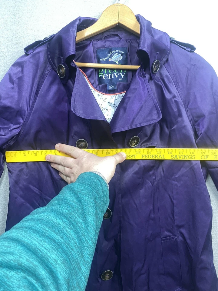 Abrigo para mujer verde con envidia iluminado púrpura talla XL *Falta cinturón* Foto 2 de 4