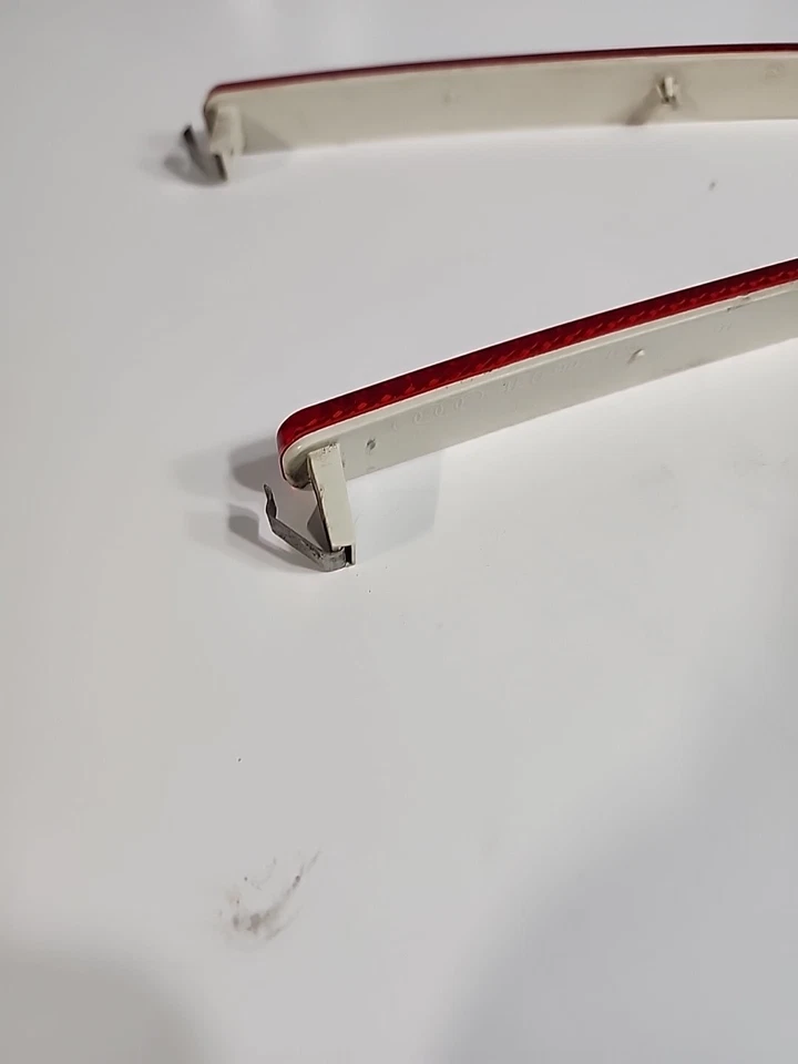 AUDI A8 QUATTRO 2004-2010 LUZ MARCADORA LATERAL TRASERA REFLECTOR OEM 4E0945105 L & R Foto 4 de 4